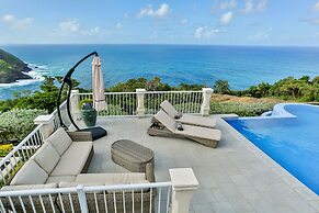 Cayman Villa - Contemporary 4 bedroom Villa with Stunning Ocean Views 