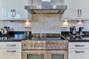 Cayman Villa - Contemporary 4 bedroom Villa with Stunning Ocean Views 