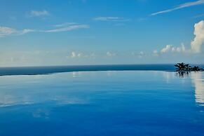 Cayman Villa - Contemporary 4 bedroom Villa with Stunning Ocean Views 