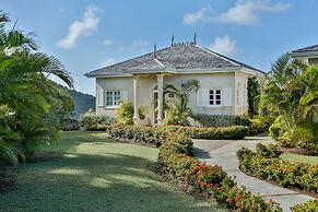 Cayman Villa - Contemporary 4 bedroom Villa with Stunning Ocean Views 