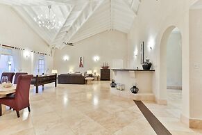 Cayman Villa - Contemporary 4 bedroom Villa with Stunning Ocean Views 