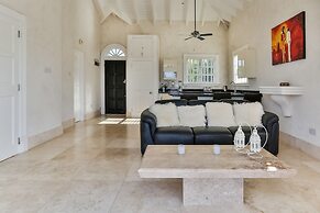 Cayman Villa - Contemporary 4 bedroom Villa with Stunning Ocean Views 