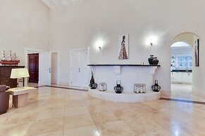 Cayman Villa - Contemporary 4 bedroom Villa with Stunning Ocean Views 