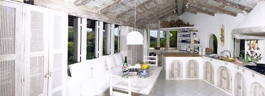 Smuggler's Nest - Exotic & Romantic Villa 2 Bedroom Villa by RedAwning