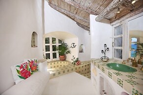 Smuggler's Nest - Exotic & Romantic Villa 2 Bedroom Villa by RedAwning