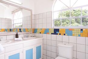 The Date House - Four Bedroom Villa with Private Pool near the beach a