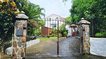 The Date House - Four Bedroom Villa with Private Pool near the beach a