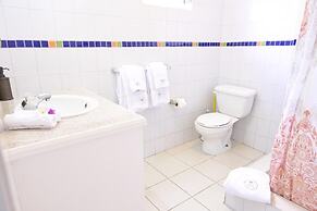 The Date House - Four Bedroom Villa with Private Pool near the beach a