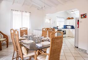 The Date House - Four Bedroom Villa with Private Pool near the beach a