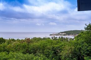 The Date House - Four Bedroom Villa with Private Pool near the beach a