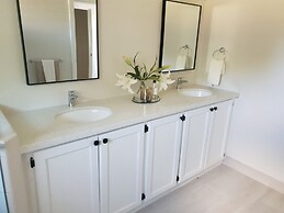 The Lane @ Rodney Bay - Newly renovated & tastefully furnished 3 bedro