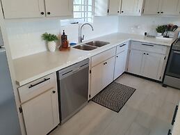 The Lane @ Rodney Bay - Newly renovated & tastefully furnished 3 bedro