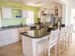 Sprawling Villa With Uninterrupted Sea Views - Equinox 4 Bedroom Villa