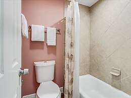 Sunset Breeze 3 Bedroom Condo by RedAwning