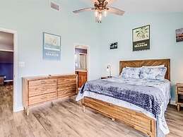 Sunset Breeze 3 Bedroom Condo by RedAwning