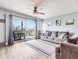 Sunset Breeze 3 Bedroom Condo by RedAwning