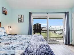 Sunset Breeze 3 Bedroom Condo by RedAwning