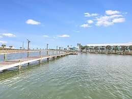 Sunset Breeze 3 Bedroom Condo by RedAwning