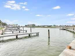 Sunset Breeze 3 Bedroom Condo by RedAwning