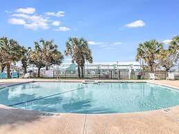 Sunset Breeze 3 Bedroom Condo by RedAwning