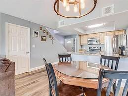 Sunset Breeze 3 Bedroom Condo by RedAwning