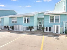 Sunset Breeze 3 Bedroom Condo by RedAwning