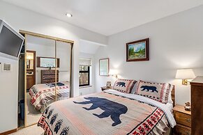 Cozy & Bright Condo - Tamarack 18 2 Bedroom Home by Redawning