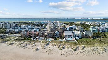 Slack Tide 3 Bedroom Condo by RedAwning