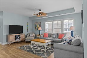 Slack Tide 3 Bedroom Condo by RedAwning