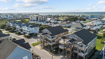 Slack Tide 3 Bedroom Condo by RedAwning