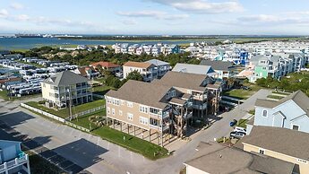 Slack Tide 3 Bedroom Condo by RedAwning