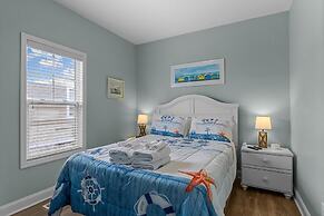 Slack Tide 3 Bedroom Condo by RedAwning