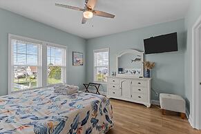 Slack Tide 3 Bedroom Condo by RedAwning