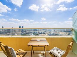 Studio With Beautiful Skyline Views