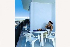 Comfortable 1 Bedroom Apartment With Large Terrace