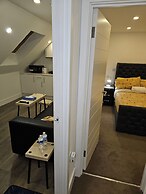 London Glamour Apartment Two