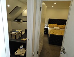 London Glamour Apartment Two