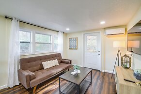 Knoxville Cottage w/ Fenced Yard, Pet Friendly!