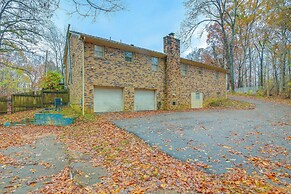 Charming Tennessee Retreat w/ Fireplace & Grill!