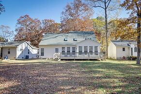 Bright Greenbackville Vacation Home w/ Game Room