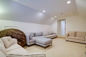 Bright Greenbackville Vacation Home w/ Game Room