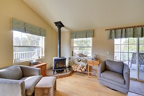 Lakefront Stephenson Retreat: Lake Access & Kayaks