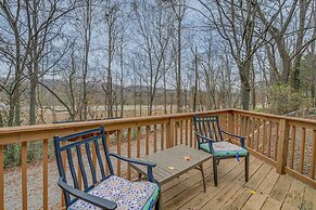 Pet-friendly Cottage ~ 8 Mi to Downtown Knoxville!