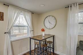 Pet-friendly Cottage ~ 8 Mi to Downtown Knoxville!