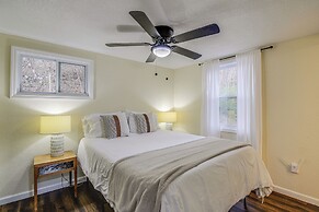 Pet-friendly Cottage ~ 8 Mi to Downtown Knoxville!