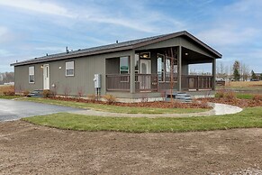 Beautiful Tetonia Escape w/ Porch & Teton Views