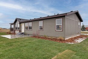 Beautiful Tetonia Escape w/ Porch & Teton Views
