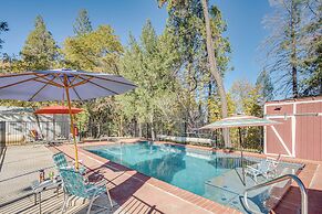 Community Pool & On-site Farm: Placerville Cottage