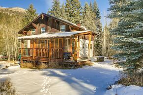 Mountain Chalet Getaway: Steps to Crystal River!