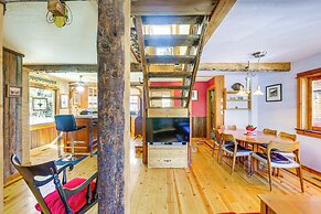 Mountain Chalet Getaway: Steps to Crystal River!